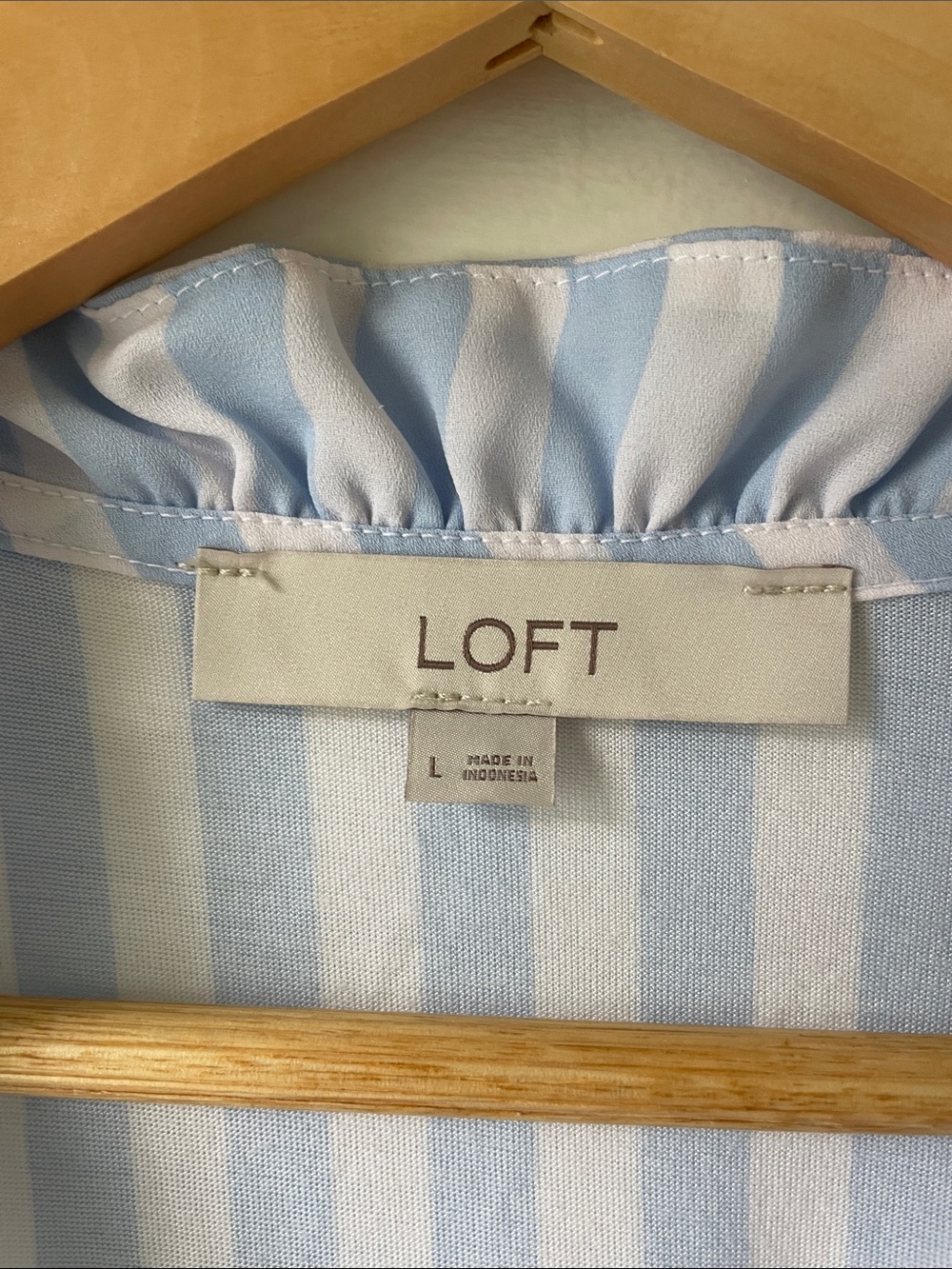 LOFT Ruffle V-Neck Tank - Picture 4 of 5